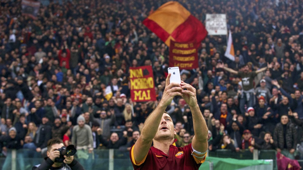 the famous selfie celebration against Lazio in 2015 (©Gallo Images)